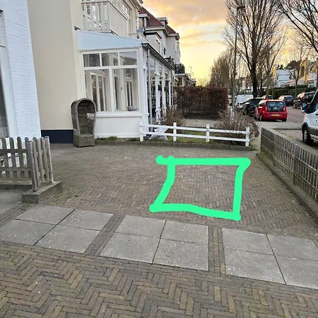 The Bond Free Parking