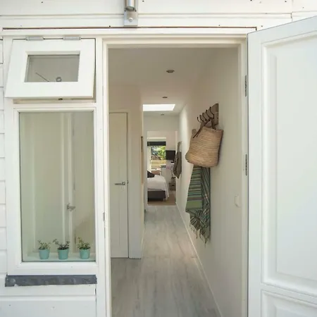 The Bond Free Parking