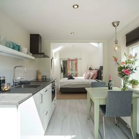 The Bond Free Parking 아파트