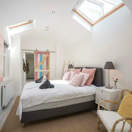 The Bond Free Parking *